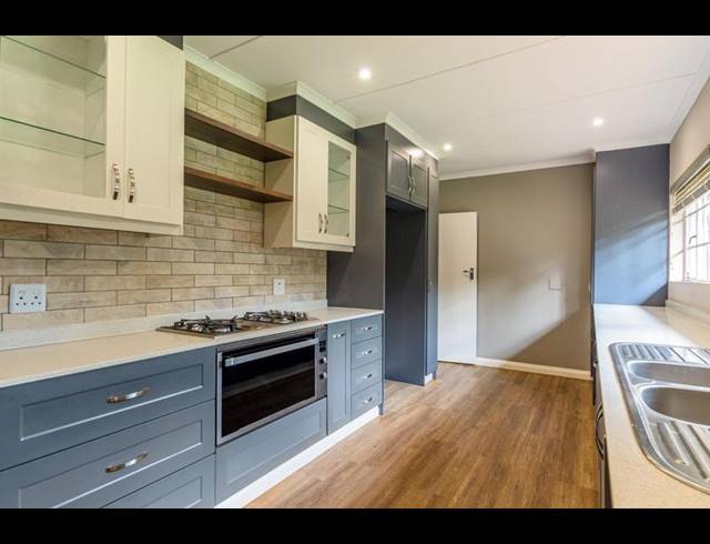 4 BEDROOM HOUSE FOR SALE IN HOWICK CENTRAL